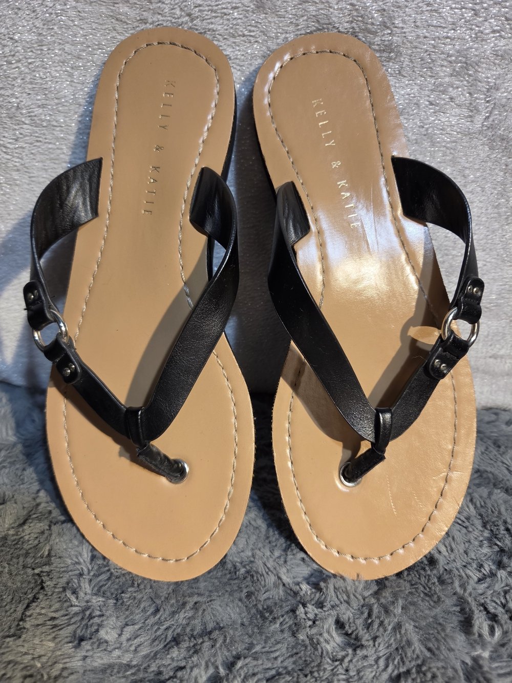 Kelly & Katie Women’s Black Leather Thong Sandals